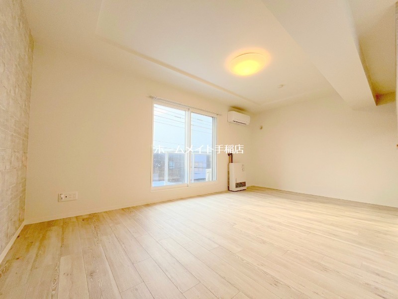 居室・リビング　明るく広々リビングスペース♪