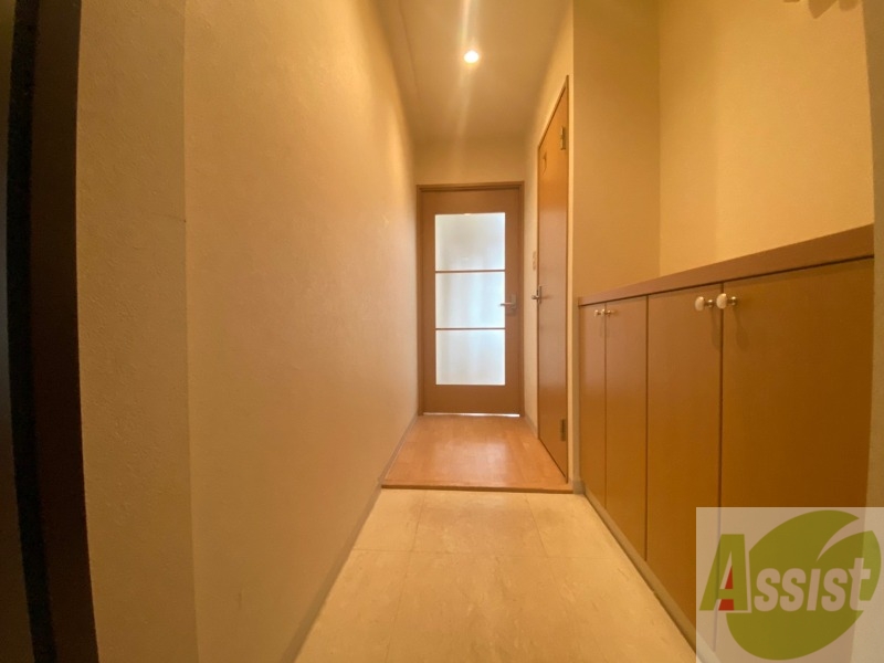 玄関　玄関にはシューズボックスもあって便利そう！