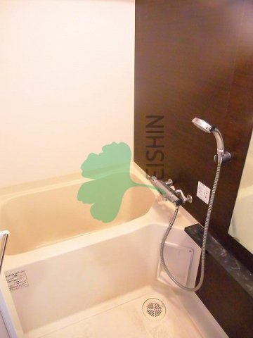 バス・シャワールーム　清潔感のある浴室です！