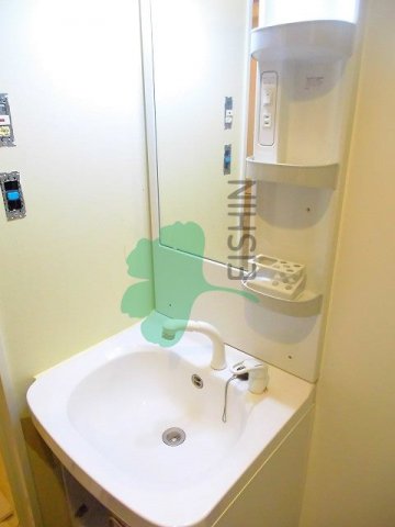 洗面設備　シンプルで使いやすい洗面台です！