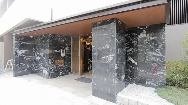 エントランス　エントランス