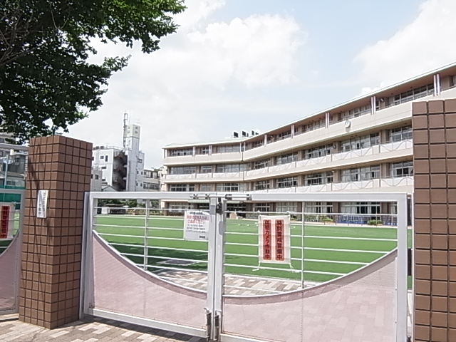 小学校　足立区立梅島小学校（小学校）まで482m