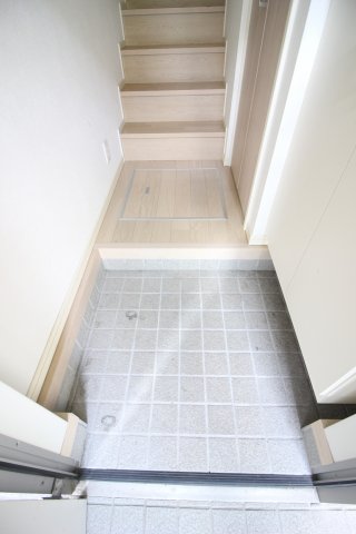 玄関　（別タイプ参考写真）フェリセス・コヒナタ 文京区小日向１