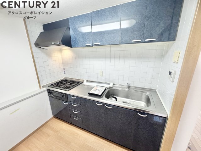 キッチン　3口ガスコンロ付きの使いやすいキッチン