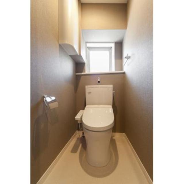 トイレ　※写真は同タイプ住戸です。