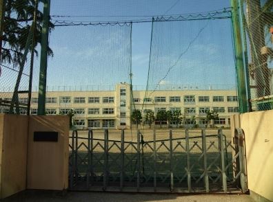 中学校　品川区立大崎中学校（中学校）まで598m