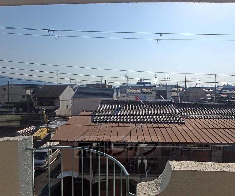 眺望　バルコニーからの景色です。住宅街なので高い建物が周りに...