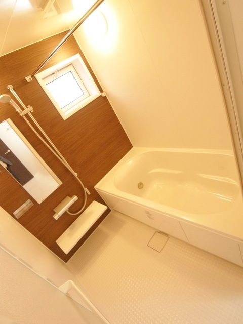 バス・シャワールーム　広々お風呂でリラックス♪