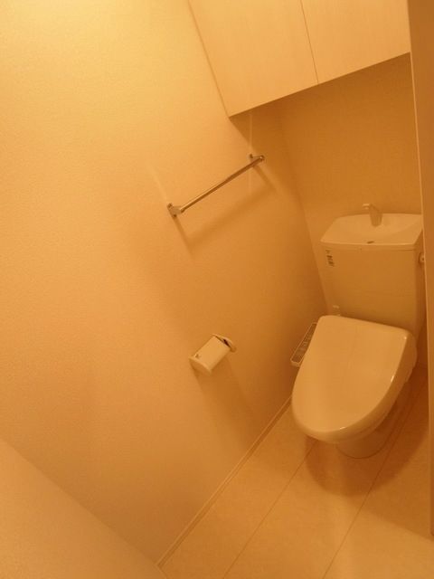 トイレ　温水洗浄便座