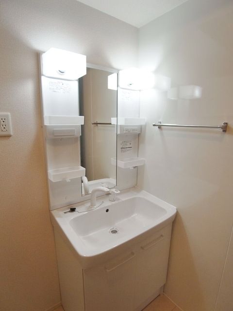 洗面設備　忙しい朝に独立洗面台