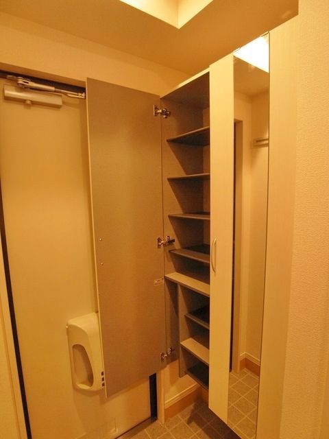 その他設備　トールタイプシューズボックス