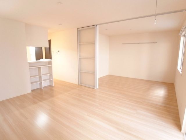 居室・リビング　日当たりサンサンの明るいリビング