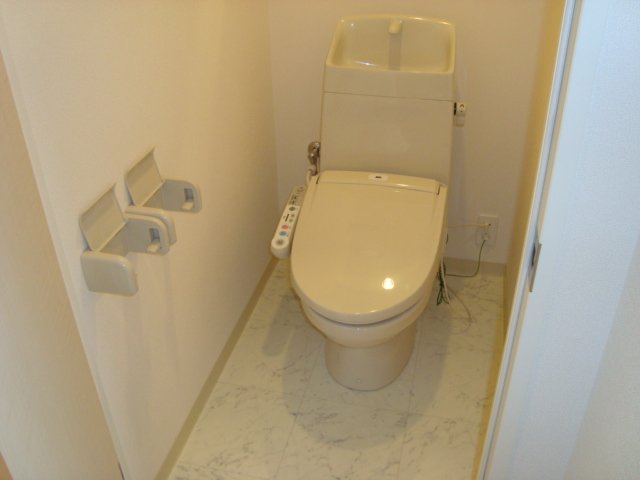 トイレ　シャワー付トイレ