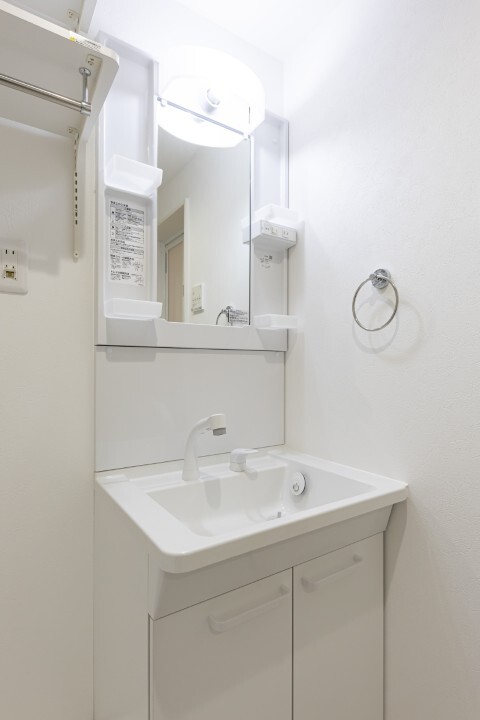 洗面設備　コンパクトで使いやすい洗面所