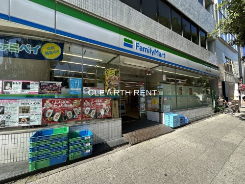 コンビニ　ファミリーマート 横浜スタジアム前店（コンビニ）まで296m