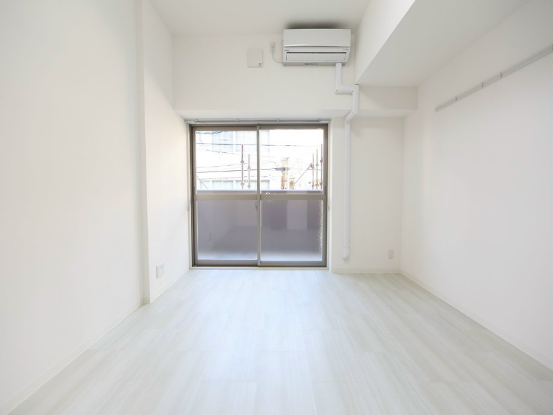 バルコニー　洋室7.7帖　エアコン完備　バルコニー