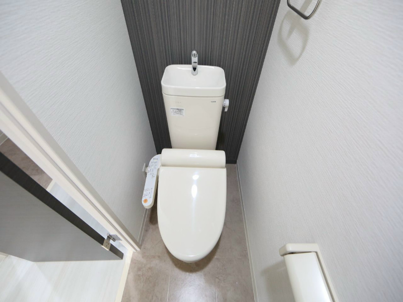 トイレ　温水洗浄暖房便座付トイレ