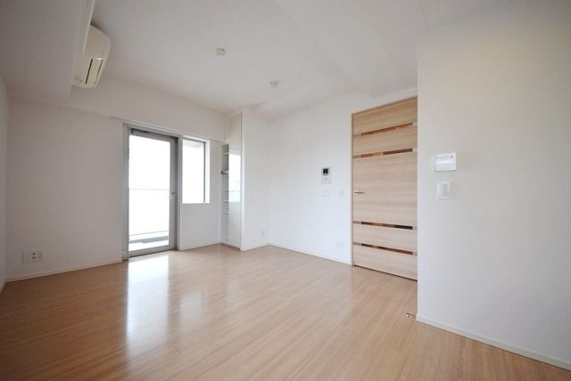 その他部屋・スペース　★明るい洋室約９帖★