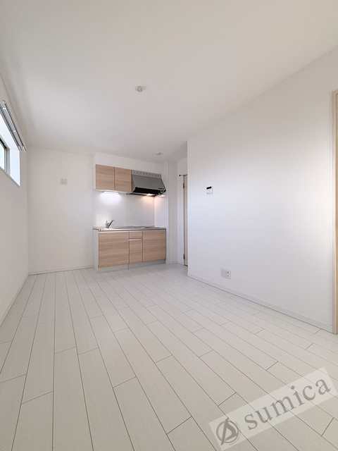 居室・リビング　ホワイトベースで明るい内装♪