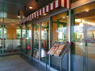 飲食店　サイゼリヤ白金高輪店（飲食店）まで776m