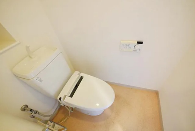 トイレ　※別部屋参考写真