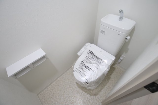 トイレ　※別号室の参考写真です※