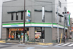 コンビニ　ファミリーマート 田端一丁目店（コンビニ）まで516m