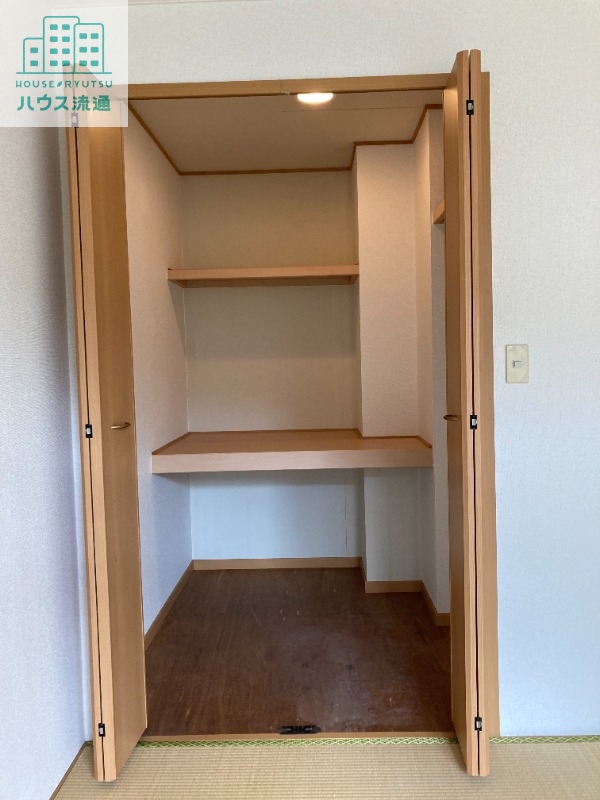 収納　※別号室の写真になります。