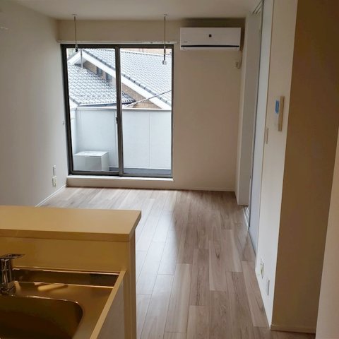 居室・リビング　使いやすい形の為、レイアウトを楽しめます♪