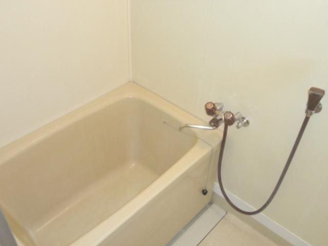 バス・シャワールーム　※別部屋参考写真です