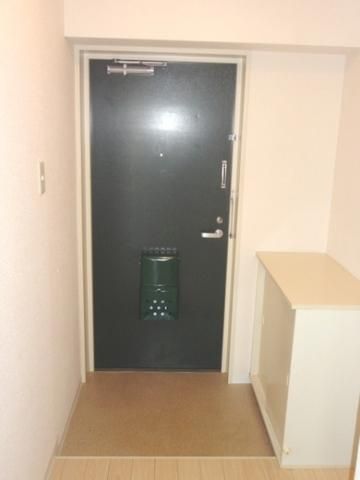 玄関　※別部屋参考写真です