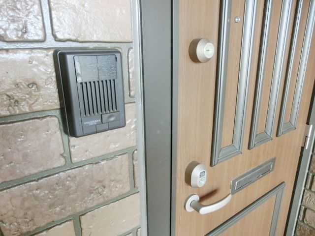 セキュリティ　モニターホンに二重ロックで安心です