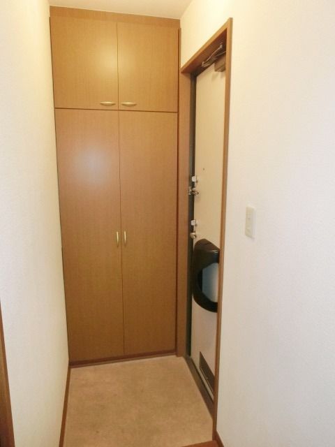 玄関　シューズボックス付きの玄関。