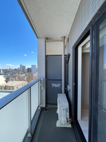 バルコニー　開放的で明るい空間を演出してくれるバルコニーです