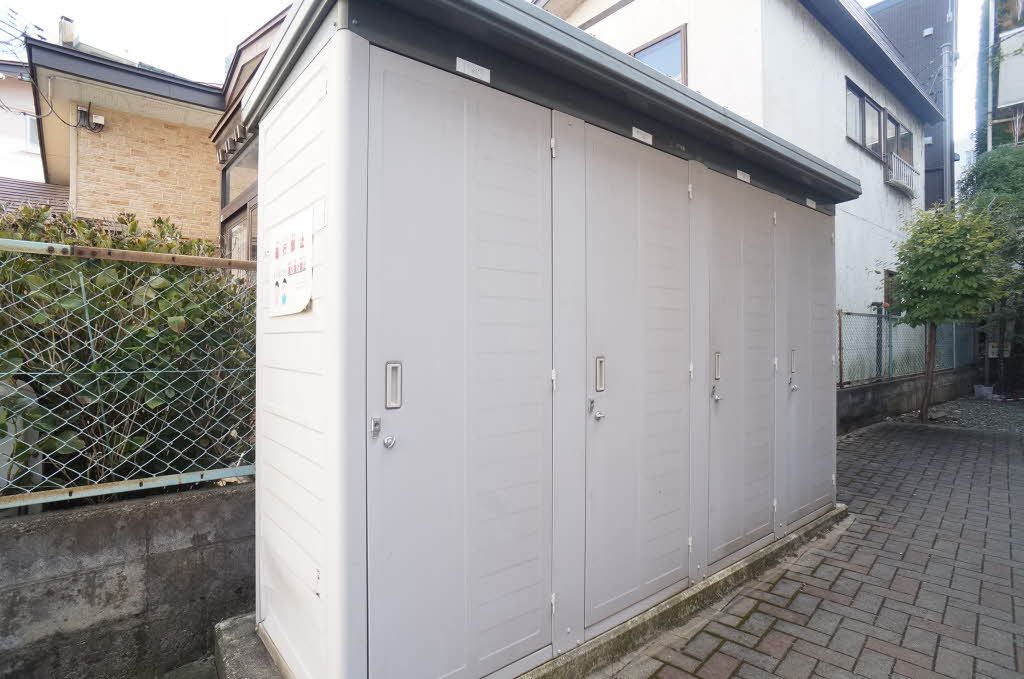 建物外観　ストッカー