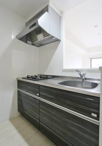 キッチン　調理スペースも広々、料理も捗りますね