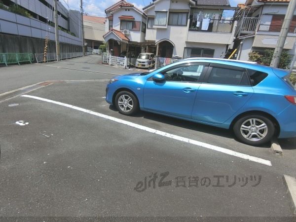 駐車場　駐車場
