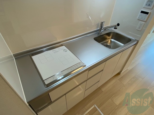 キッチン　キッチンはＩＨクッキングヒーター付でお掃除もお料理も楽ですね