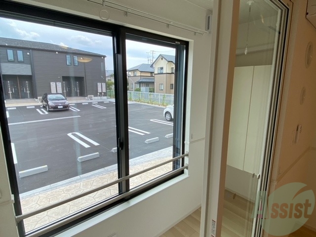 バルコニー　サンルームです、南向きではかどりそうですね