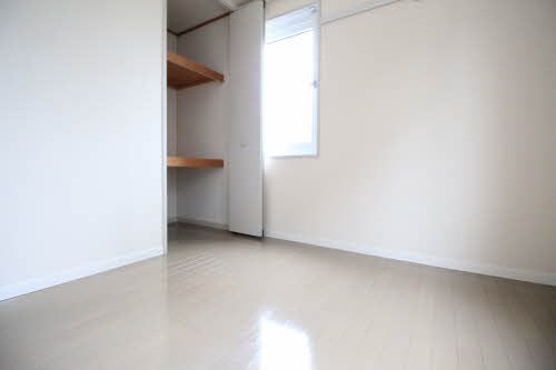 洗面設備　洋室(2)収納