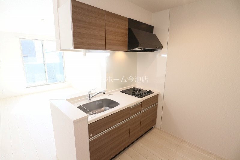 キッチン　システムキッチン（ガス2口グリル付）