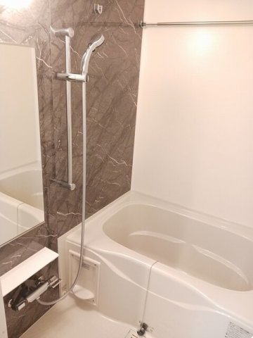 バス・シャワールーム　ゆったり過ごせるお風呂です