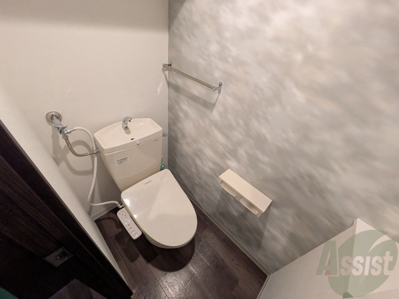 トイレ　シャワートイレになっているので快適です！