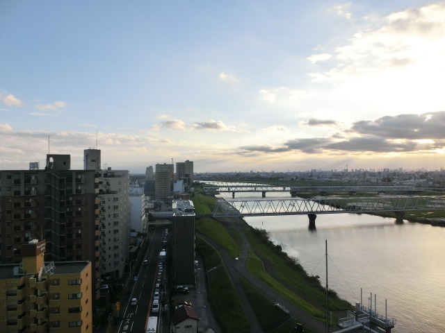 眺望　建物の隣は江戸川リバーサイド。