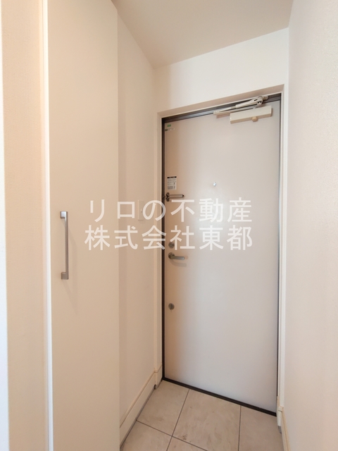 玄関　玄関には下駄箱があるのでスッキリとした空間を保てます