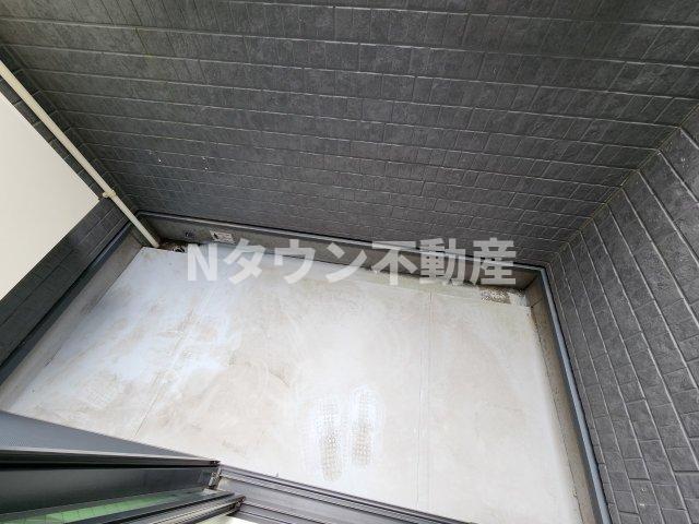 バルコニー　外からの目が気にならないバルコニーで洗濯物が干せます