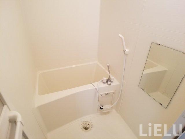 バス・シャワールーム　203号室のお写真になります 同シリーズ物件のモデルルームに