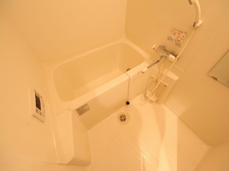 バス・シャワールーム　浴室暖房乾燥機付　追い焚き・オートバス機能付お風呂