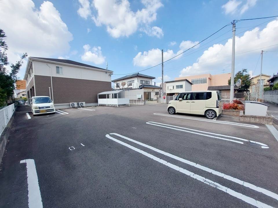 駐車場　駐車場