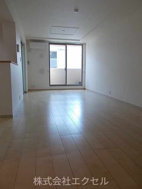 居室・リビング　エアコン完備のゆったりしたリビングです。